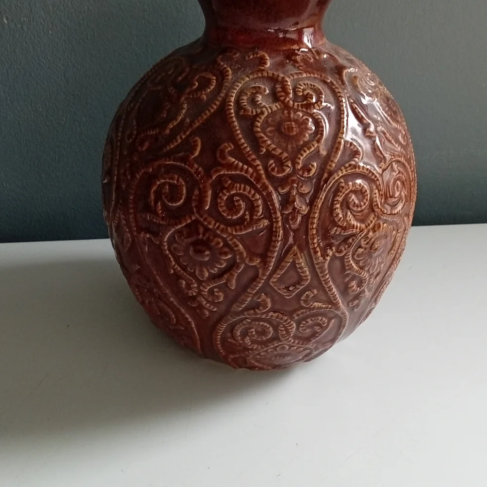 Reddish Brown Embossed Paisley Floral Ceramic Bud Vase Round Textured Decor‎